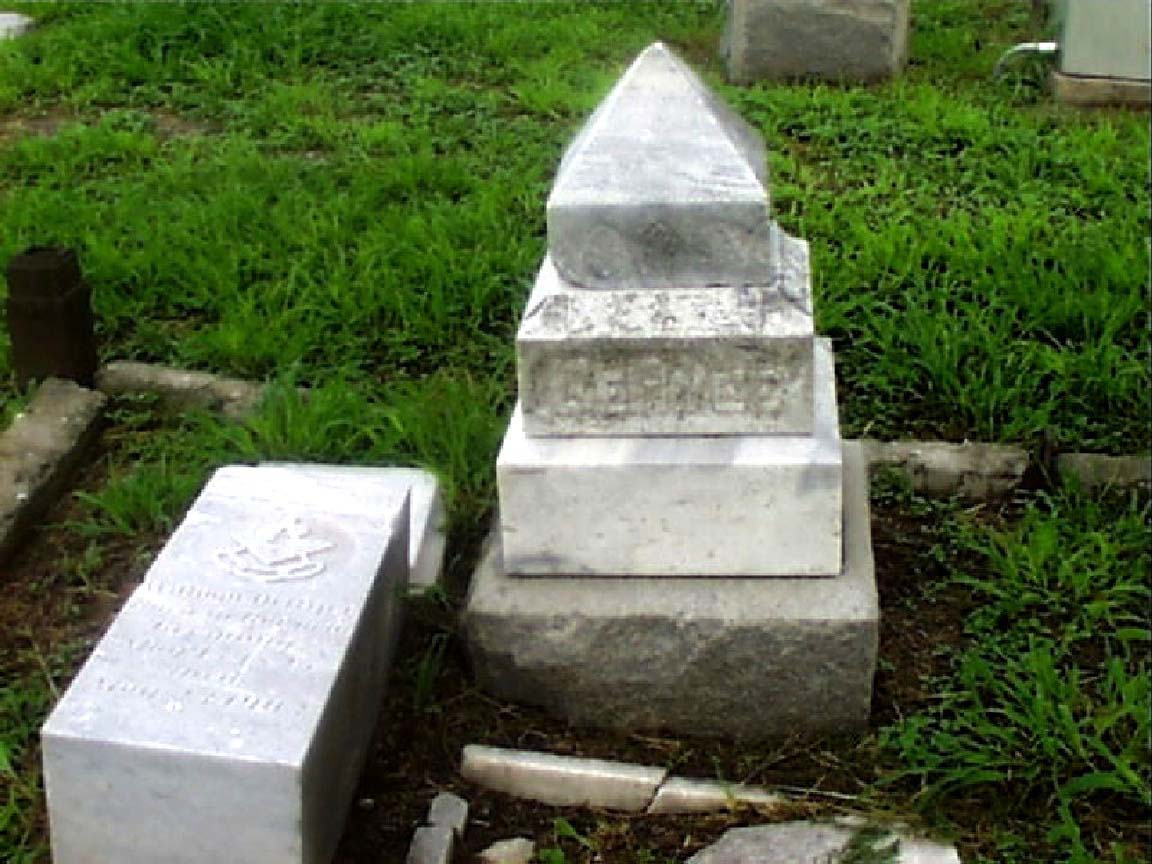 William De Ryee Headstone