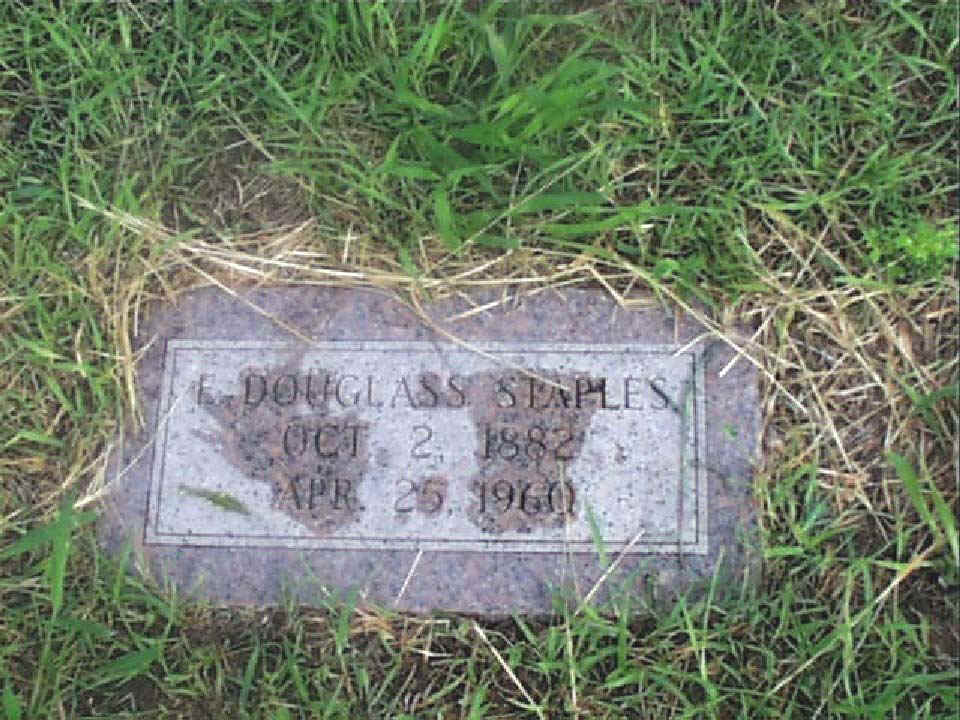 Eugene Douglass Staples Headstone